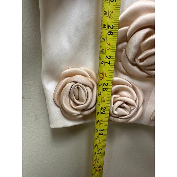 NEW Atoir REVOLVE Rosalie Gold Cream Mini Dress Sze 4 Rosette Off Shoulder Ivory - Picture 10 of 16